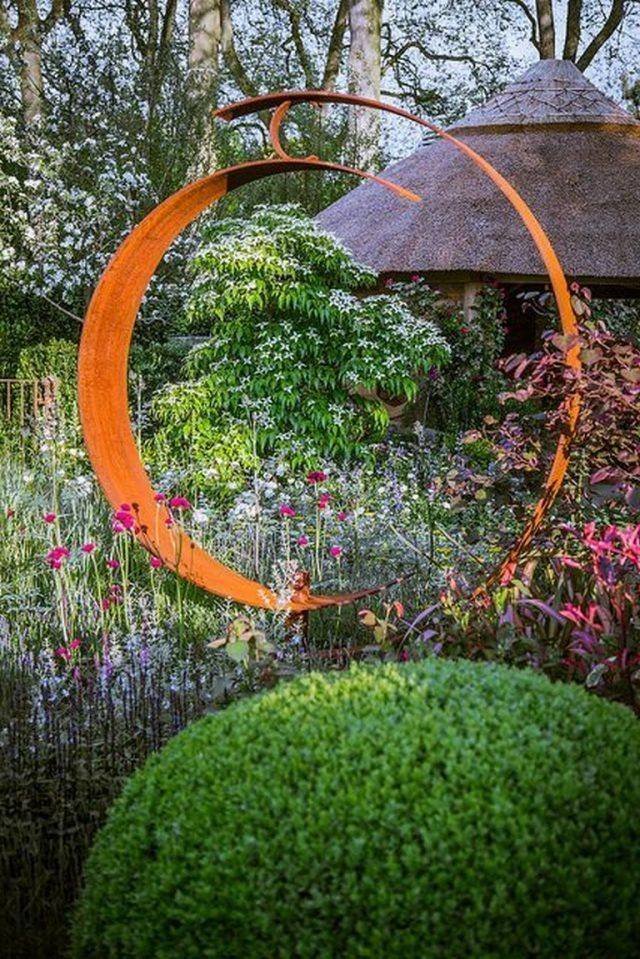Unique Outdoor Metal Garden Art Ideas