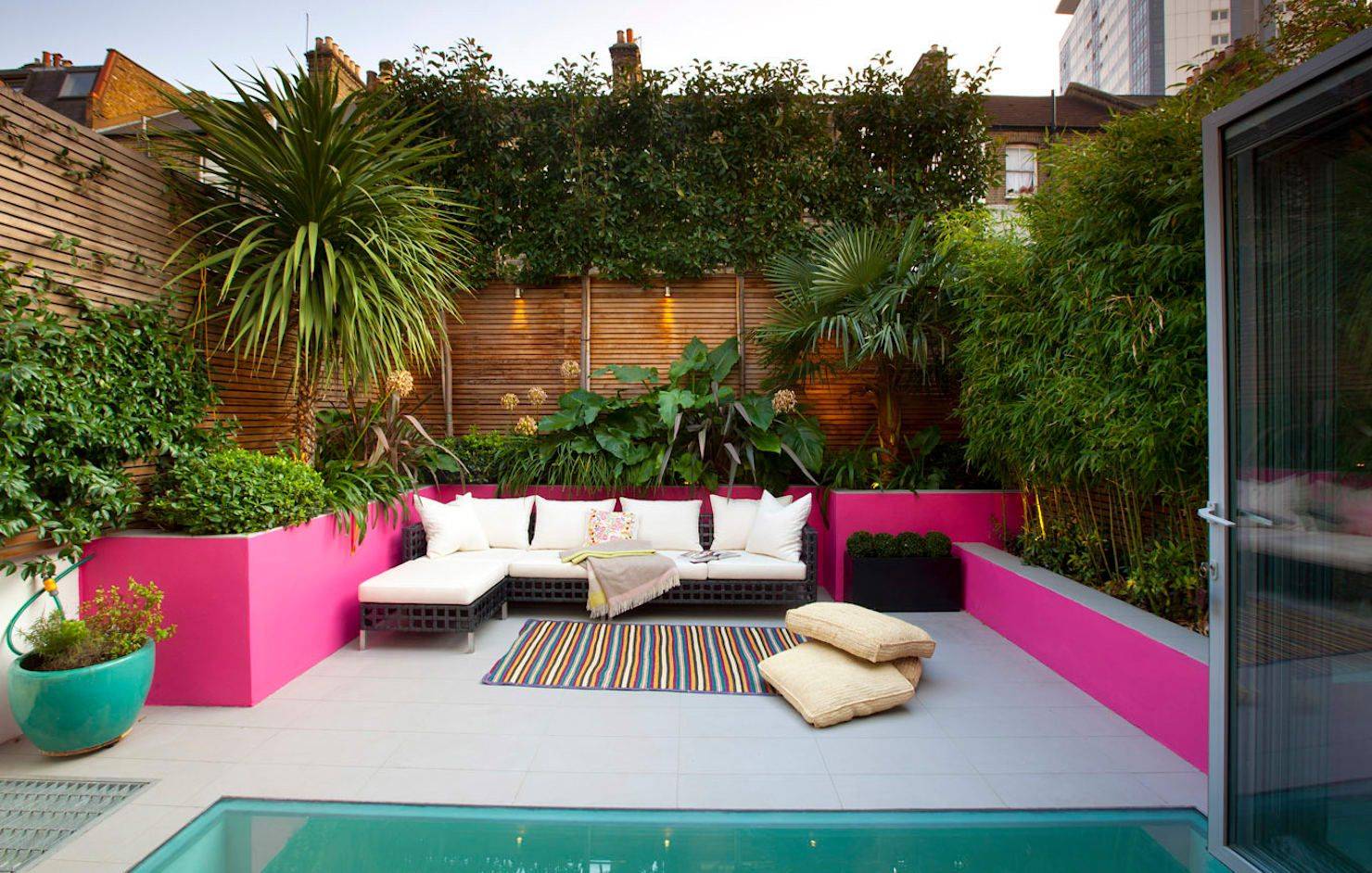 How We Can Learn From Moroccan Style Garden Living