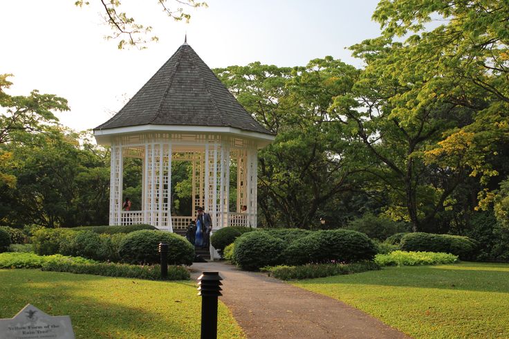 Lauras Bandstand