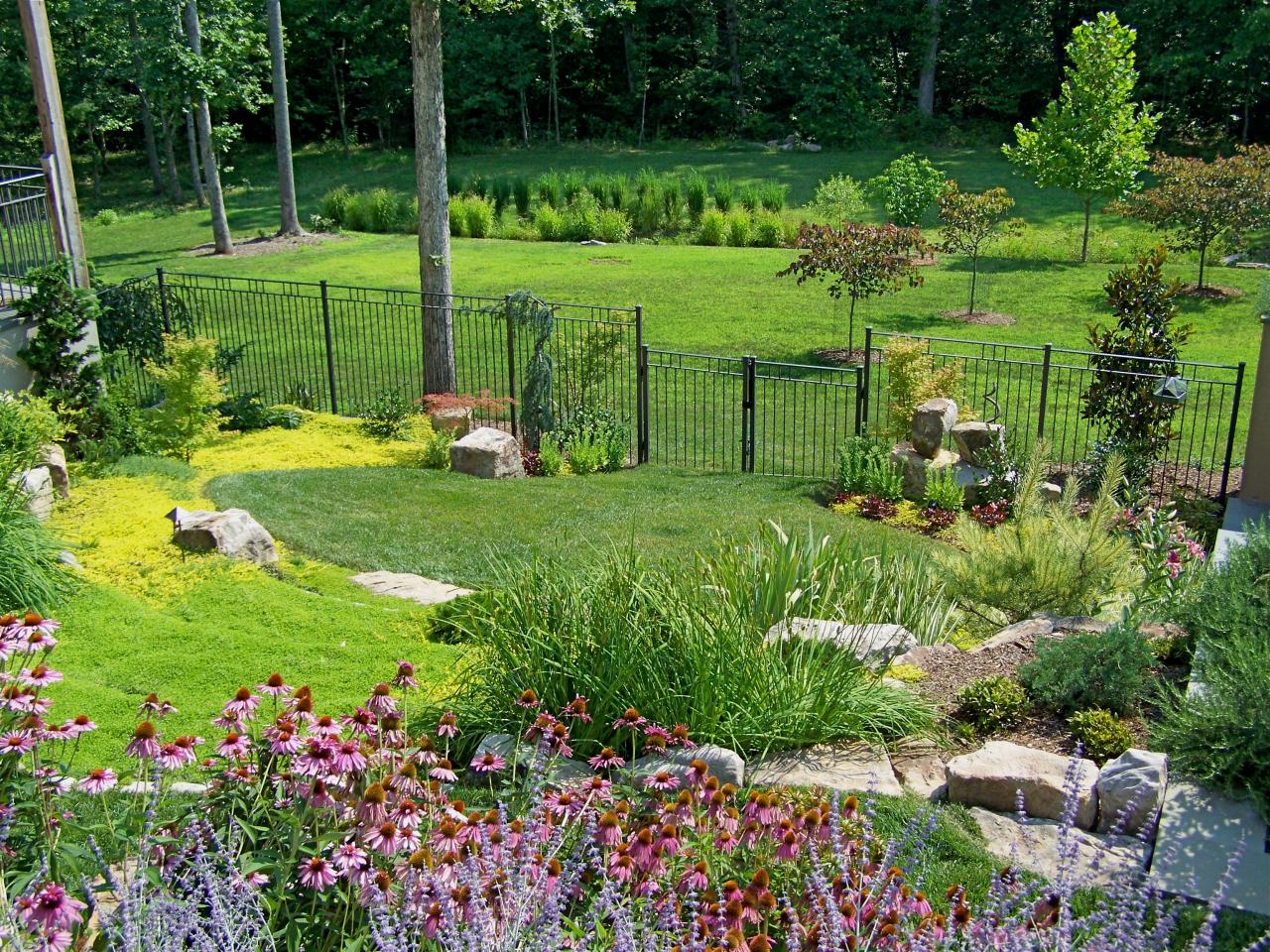 Very Beautiful Backyard Vegetable Garden Designs Ideas