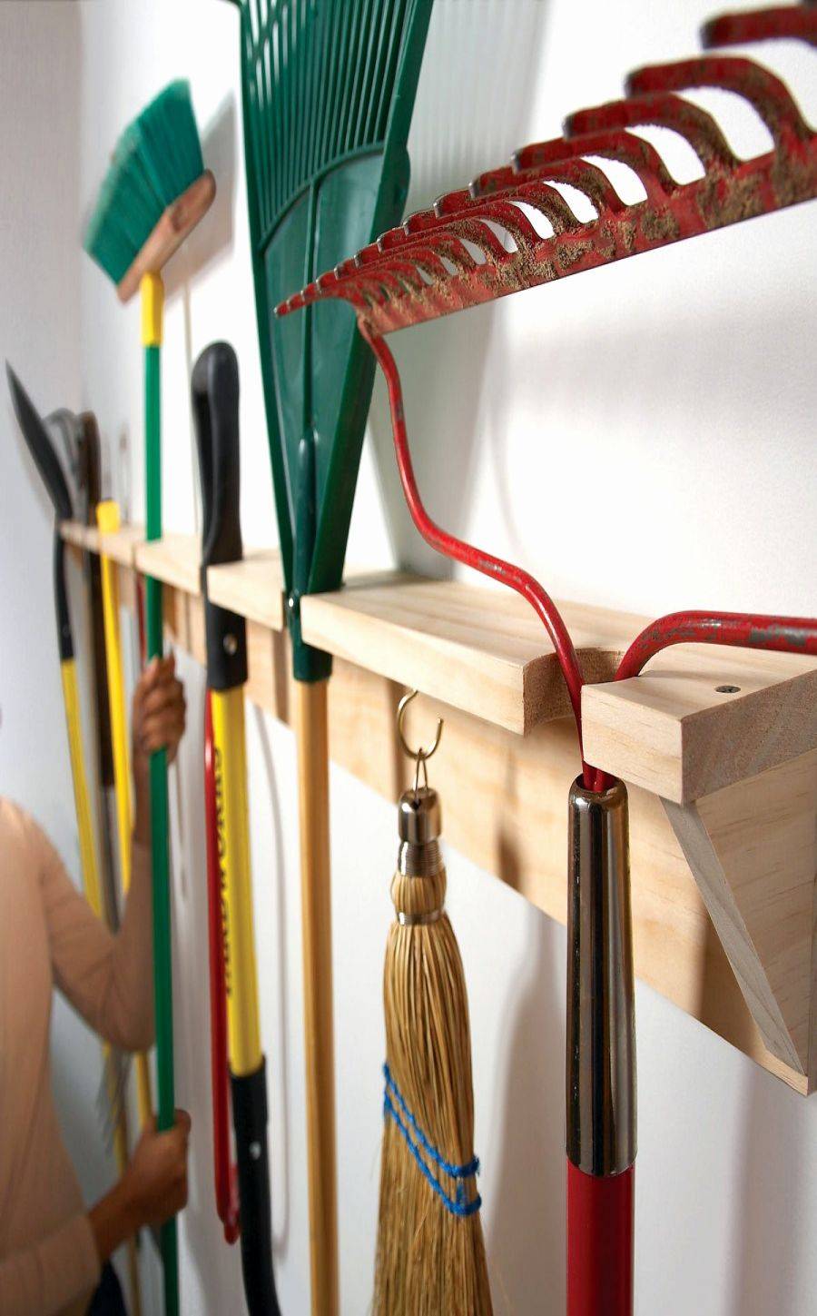 Garden Tool Storage Racks You Can Easily Make Gardens