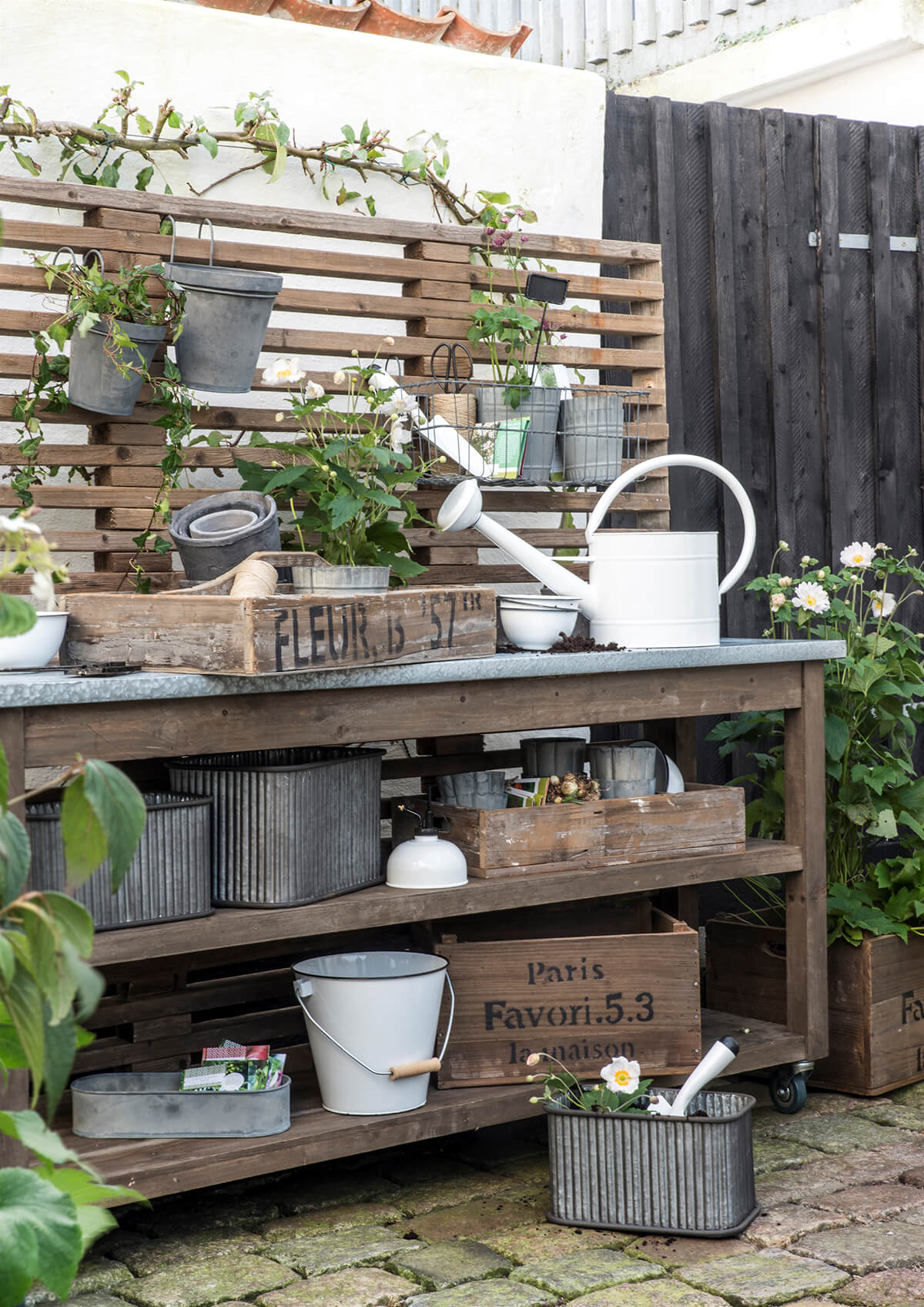 Garden Pallet Potting Table