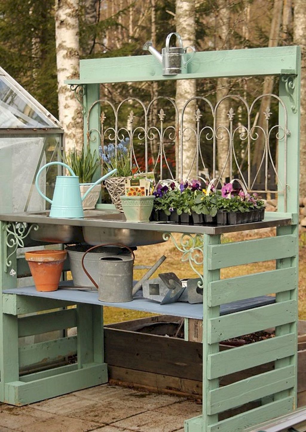 Garden Pallet Potting Table
