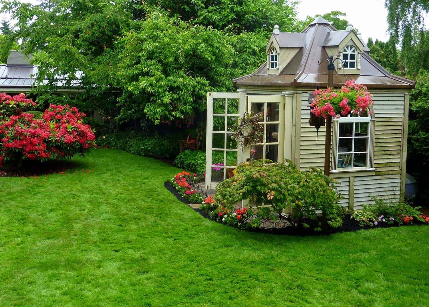 Lovely And Cute Garden Shed Design Ideas