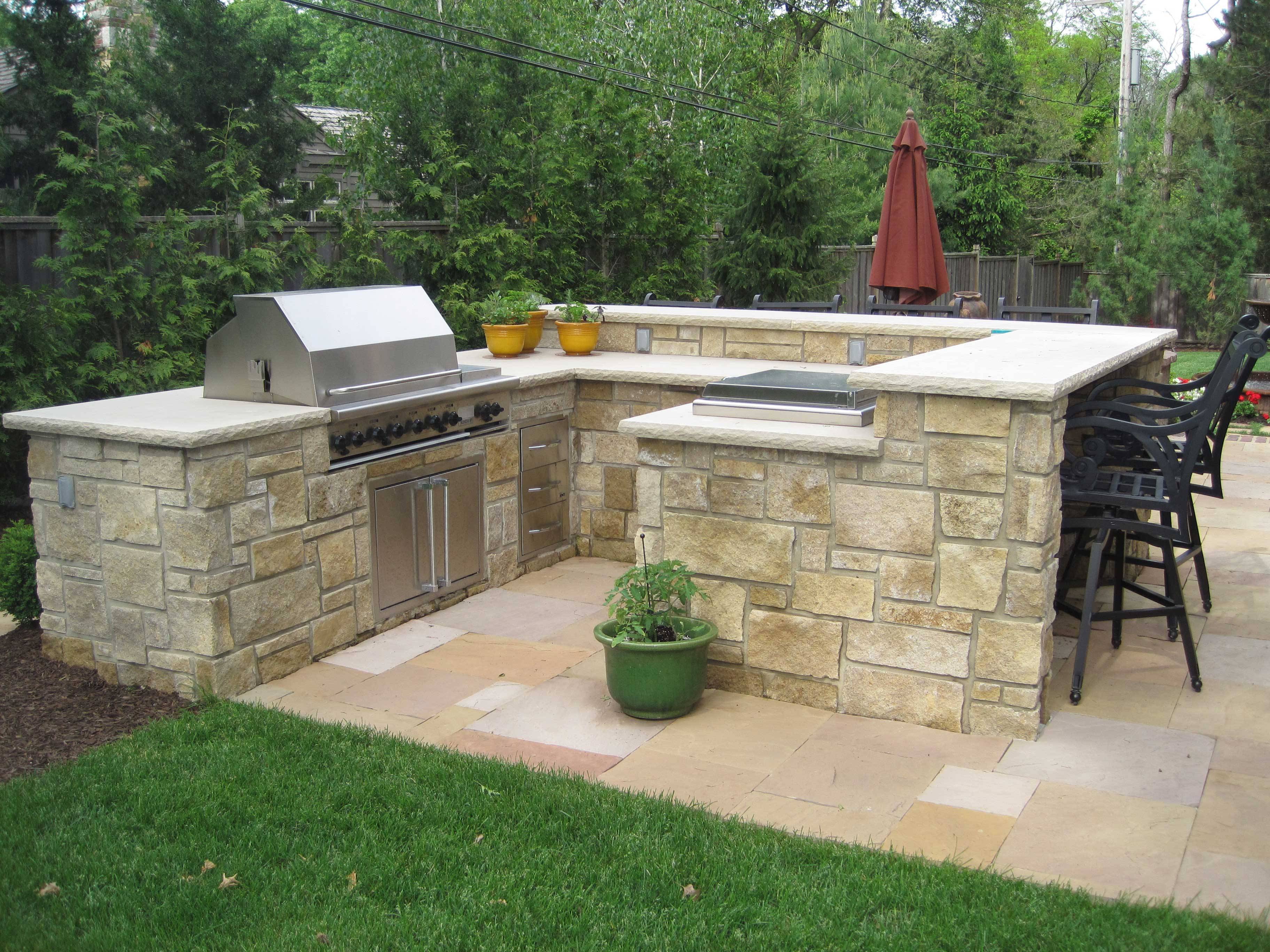 Lovely Outdoor Kitchen Ideas