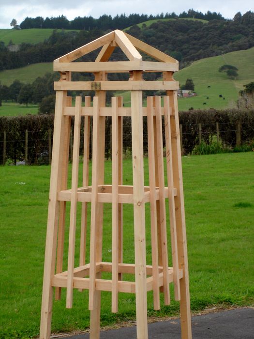 Metal Obelisk Trellis Ideas