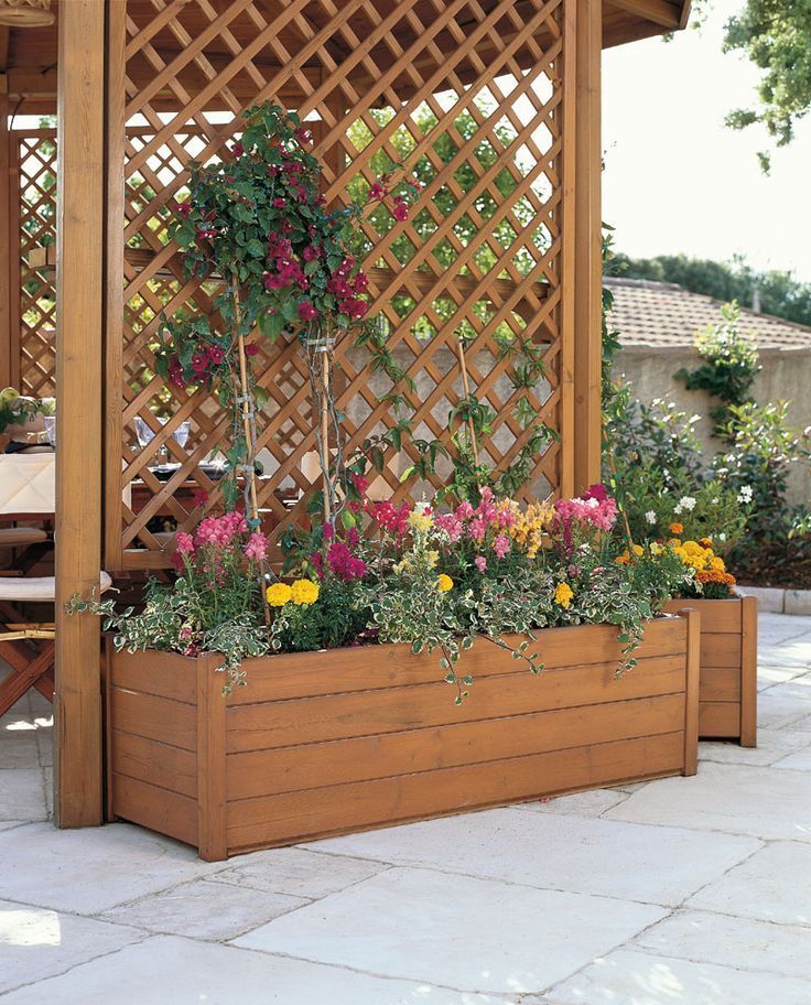Trellis Planter Woodstoc Outside