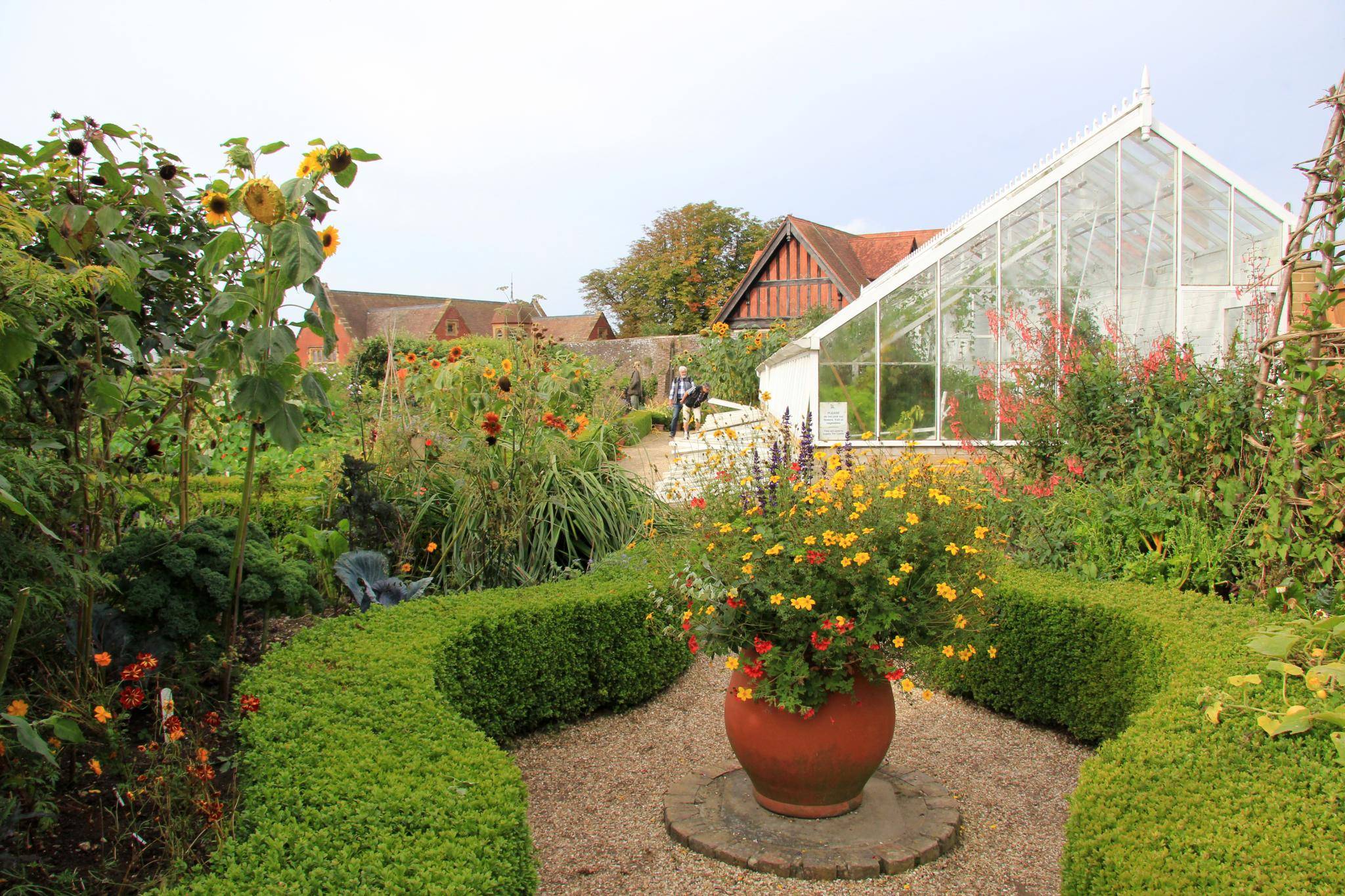 Simple And Minimalist Backyard Patio Design Ideas