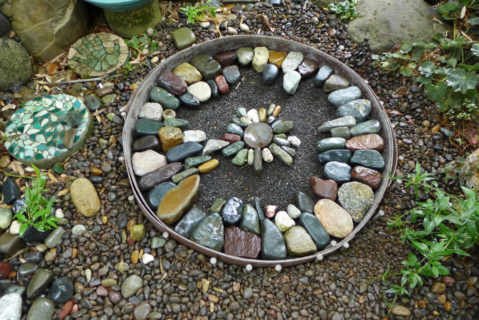 Beautiful Diy Stepping Stone Ideas