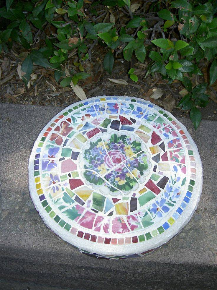 Diy Mosaic Tile Garden Stepping Stones