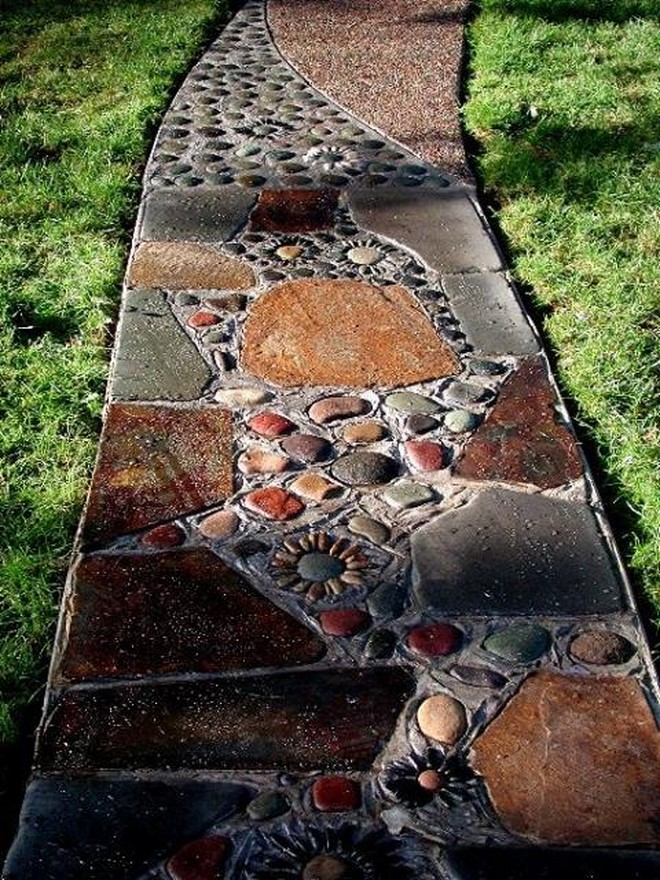 A Pebble Mosaic Stepping Stone