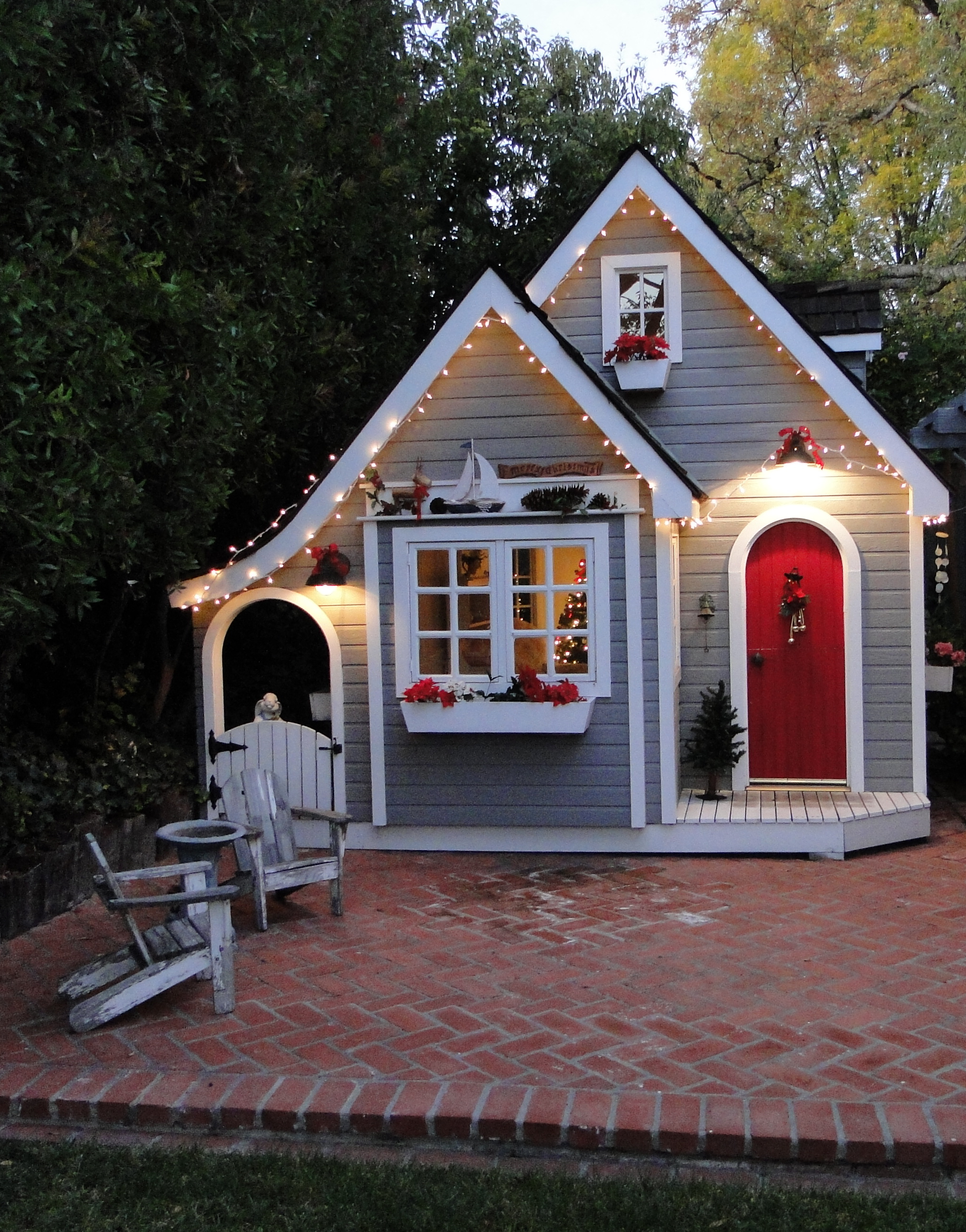 Adorable Outdoor Playhouse Ideas