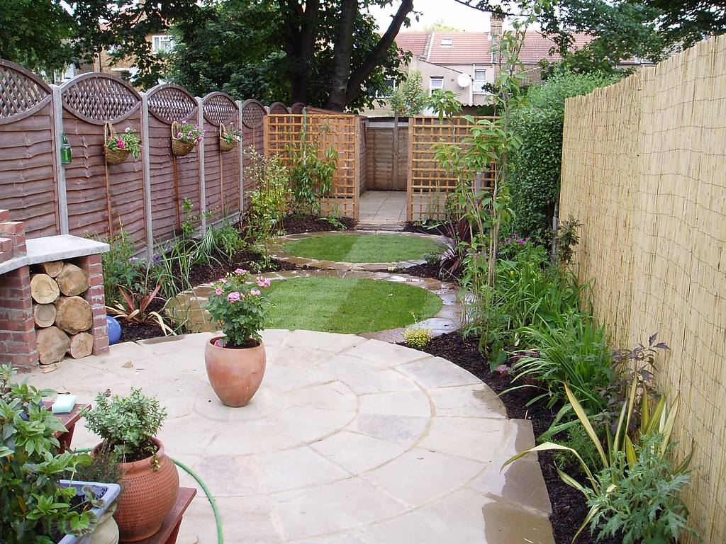 A Charming Garden Path Amazing Diy