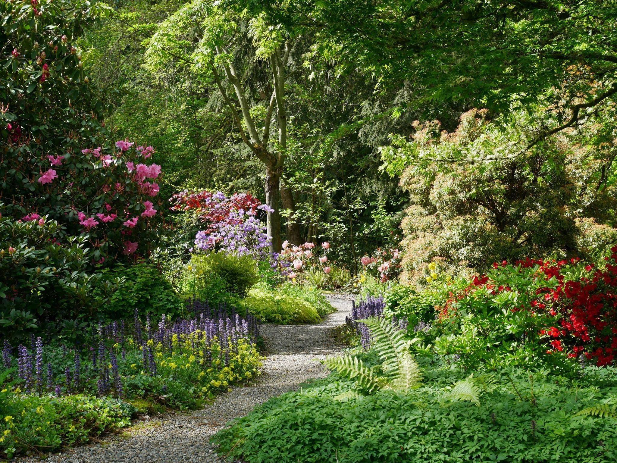 Pacific Northwest Perimeter Flower Beds