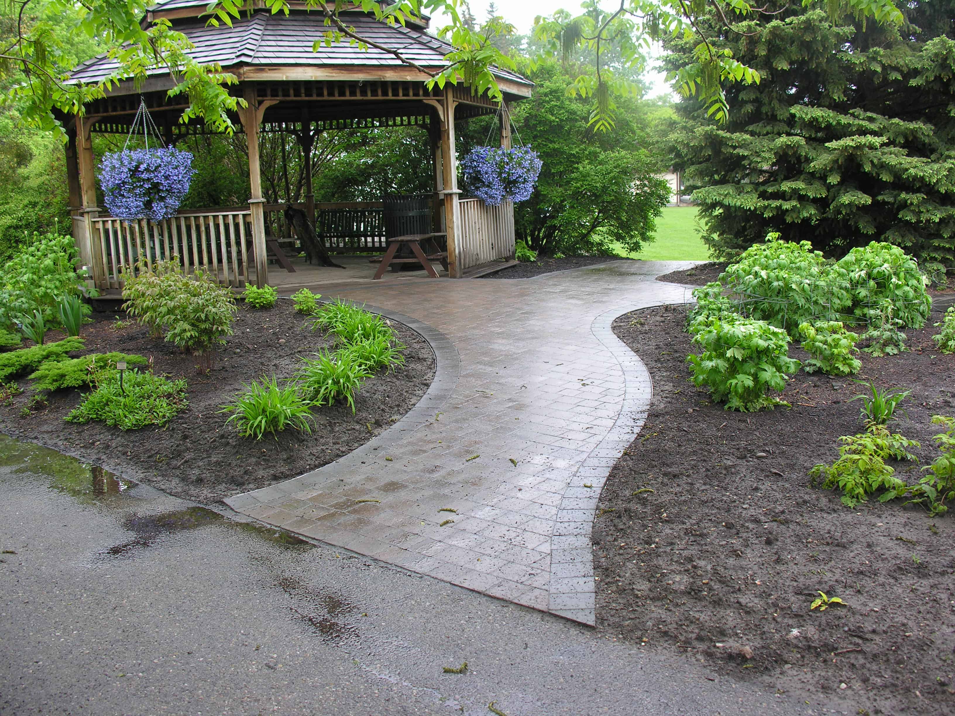 A Contemporary Industrial Garden