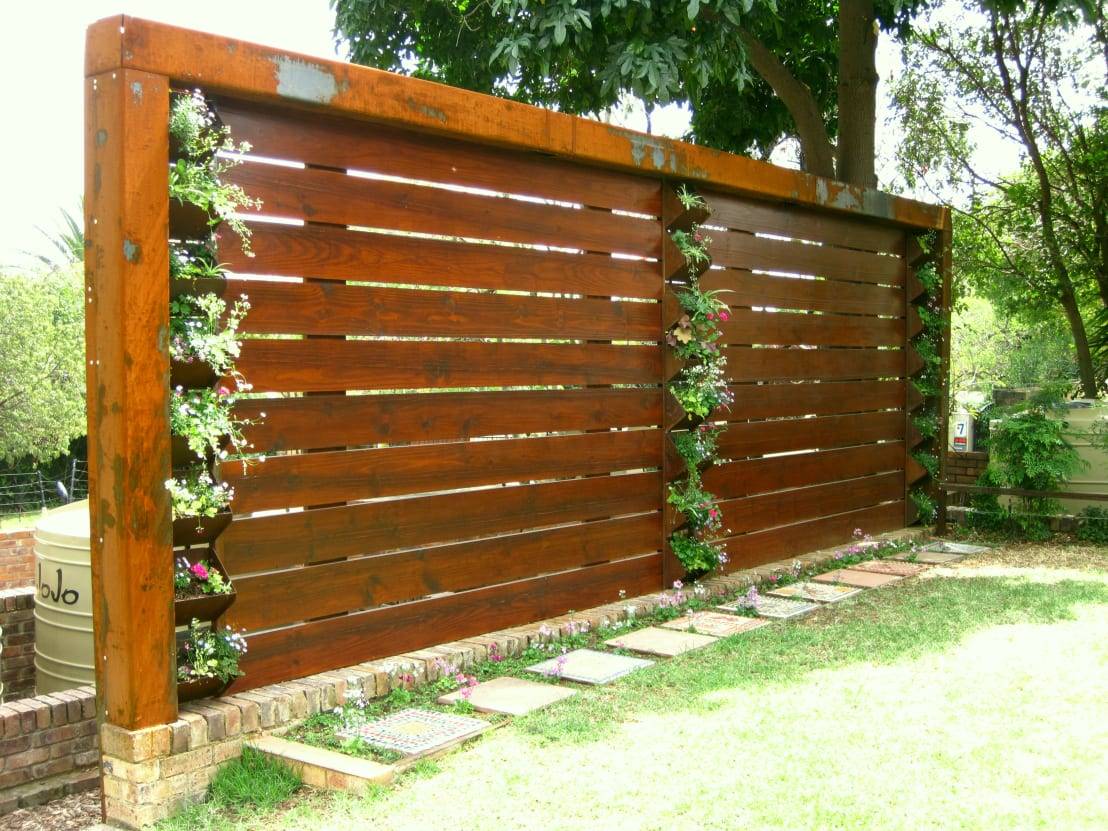 Outdoor Fence Decoration