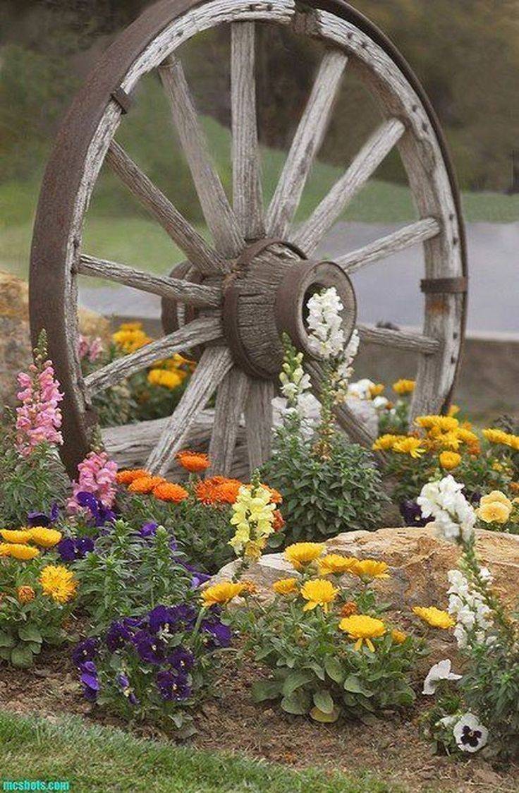 Gorgeous And Creative Flower Bed Ideas