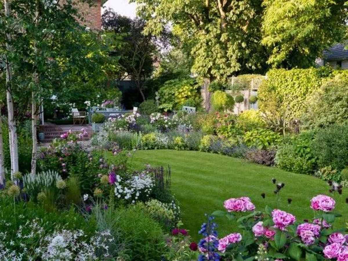 Lovely Modern English Country Garden Design Ideas