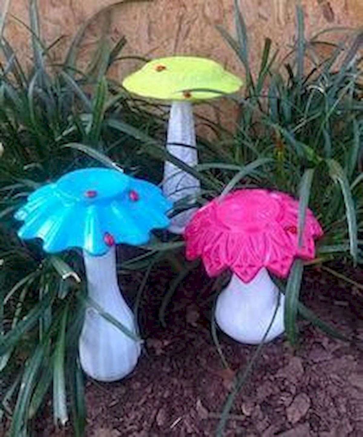 Garden Art Mushrooms Design Ideas