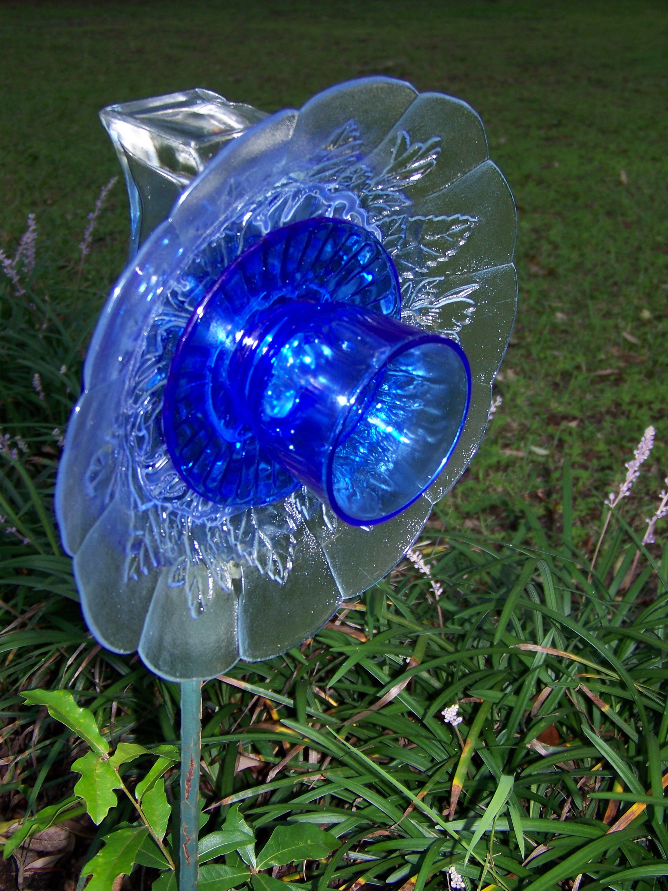 Glass Art Flower Garden Gift Glass Plate Flower Yard Art