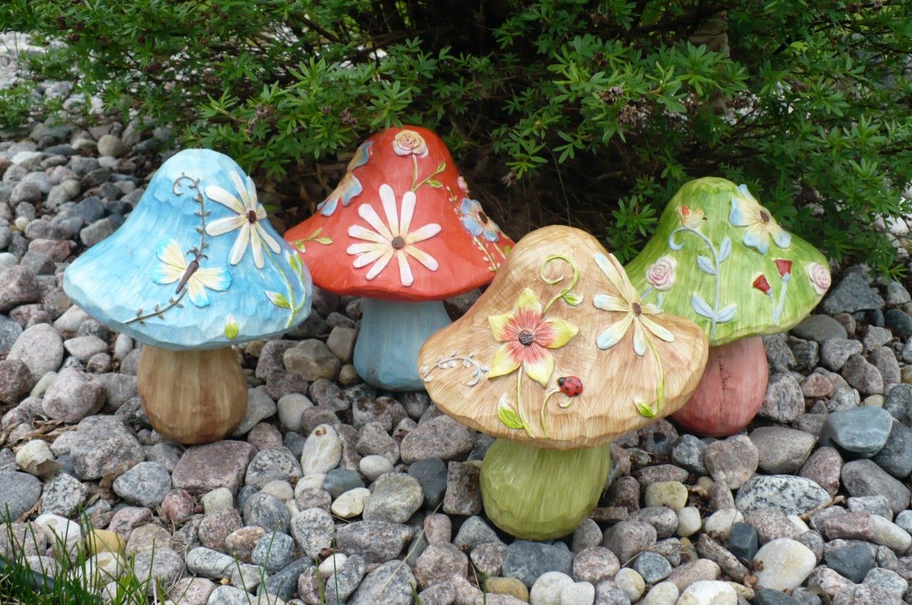 Garden Art Mushrooms Design Ideas