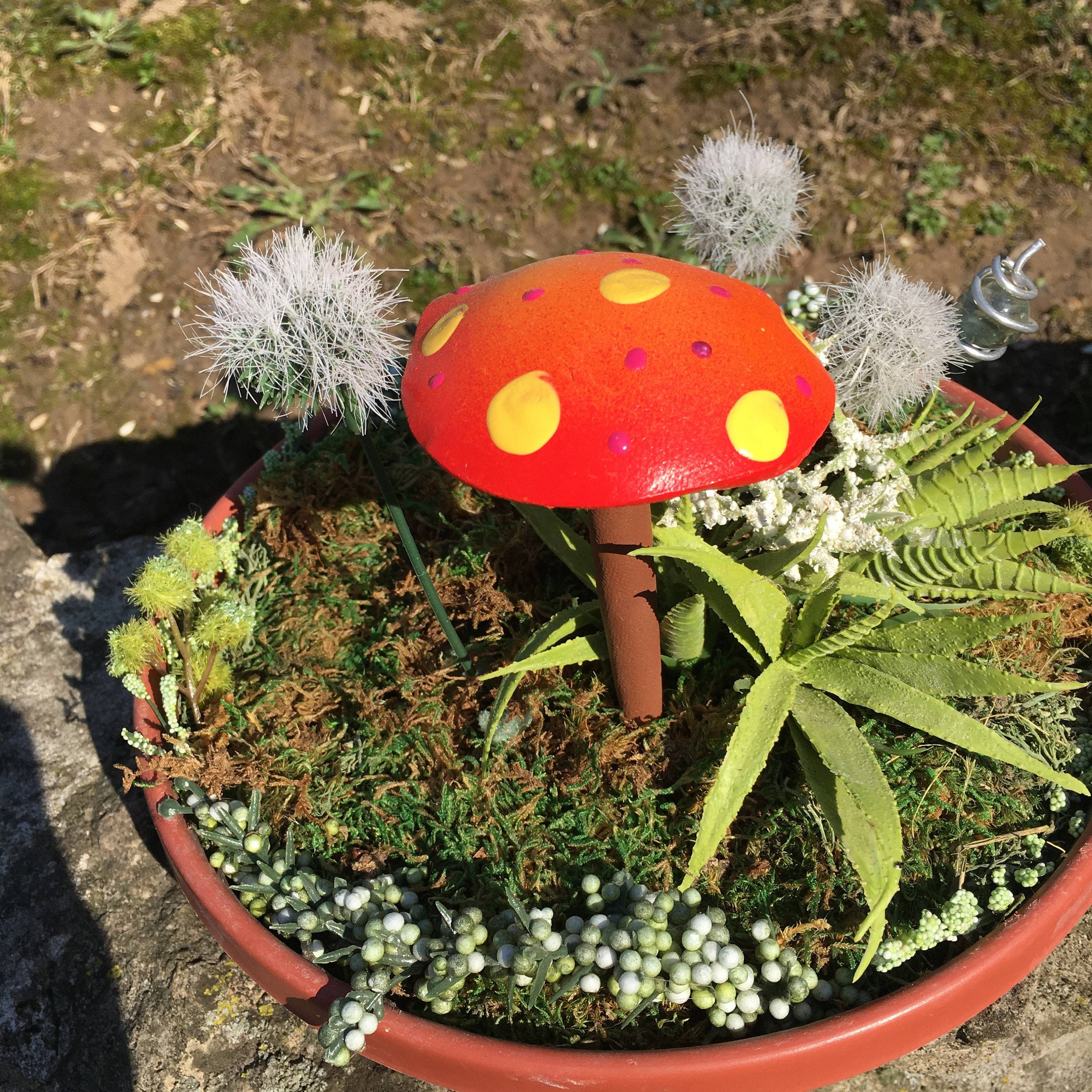 Garden Ornaments Realistic Toadstools Ideal