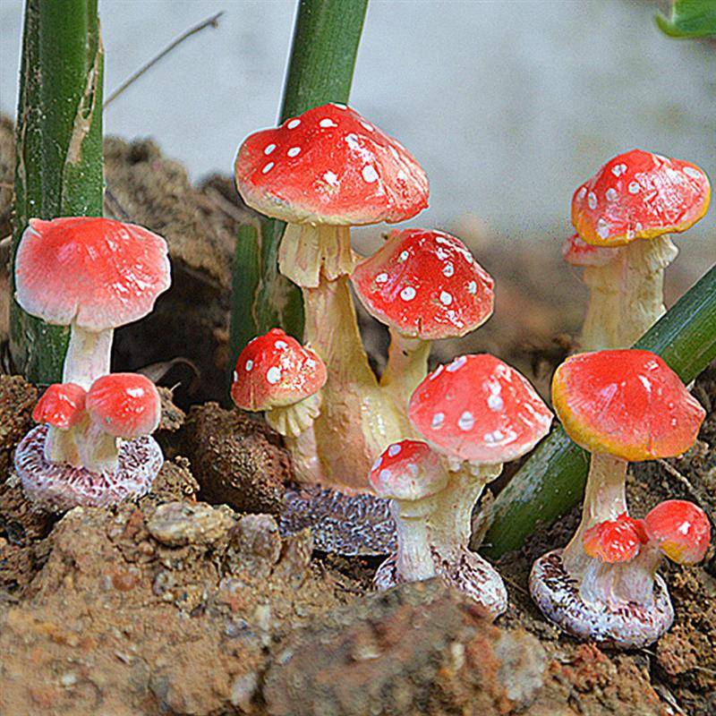 Red Resin Mushroom Toadstool Garden Ornament Ideal