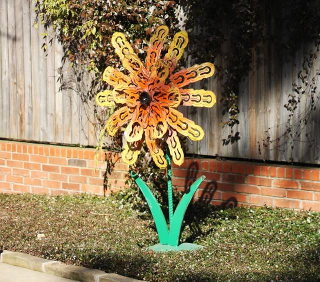 Whimsical Purple Metal Flower Outdoor Sculptures Art Garden Decor