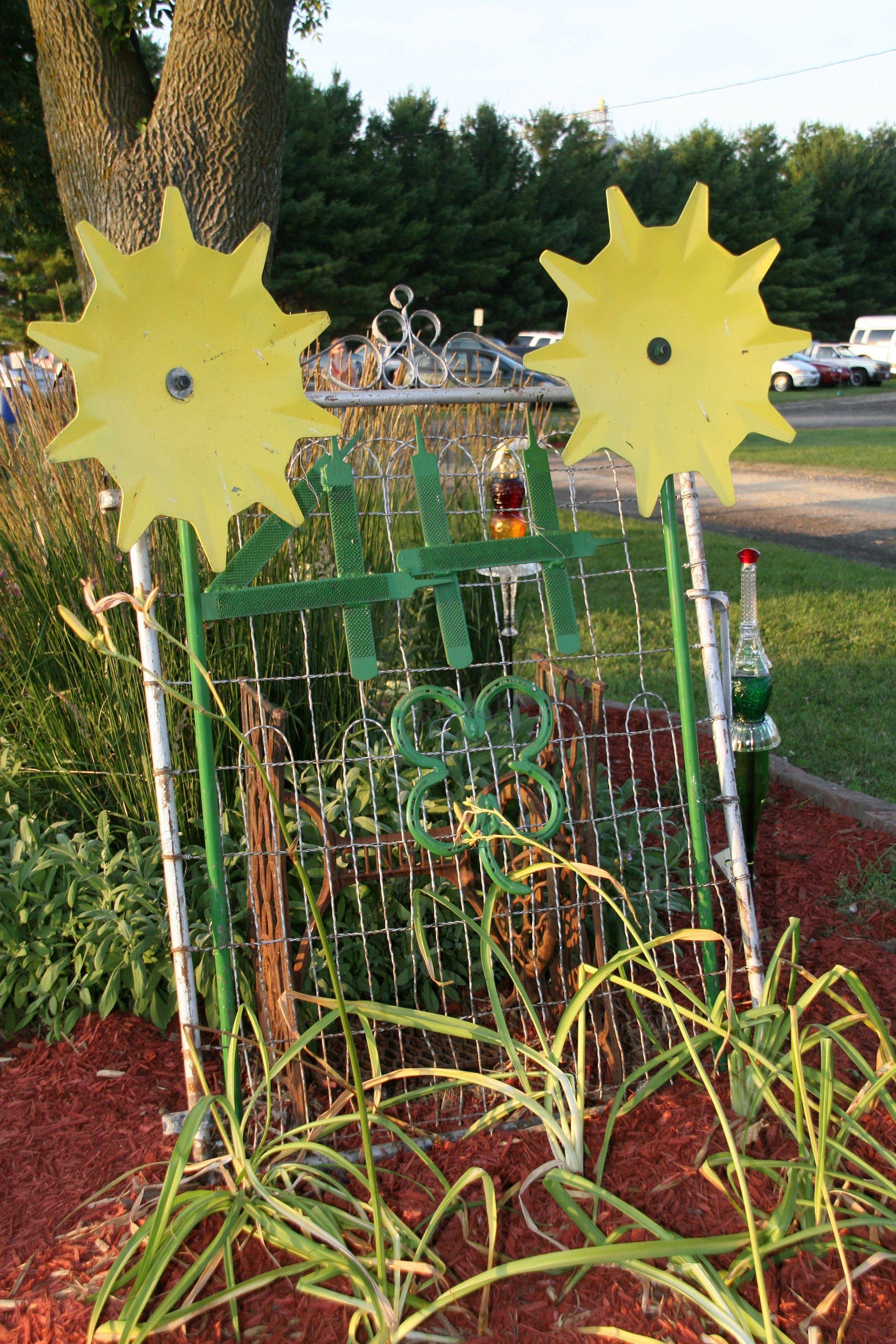 Amazing Diy Recycled Garden Art Projects Recycled Garden Art Garden