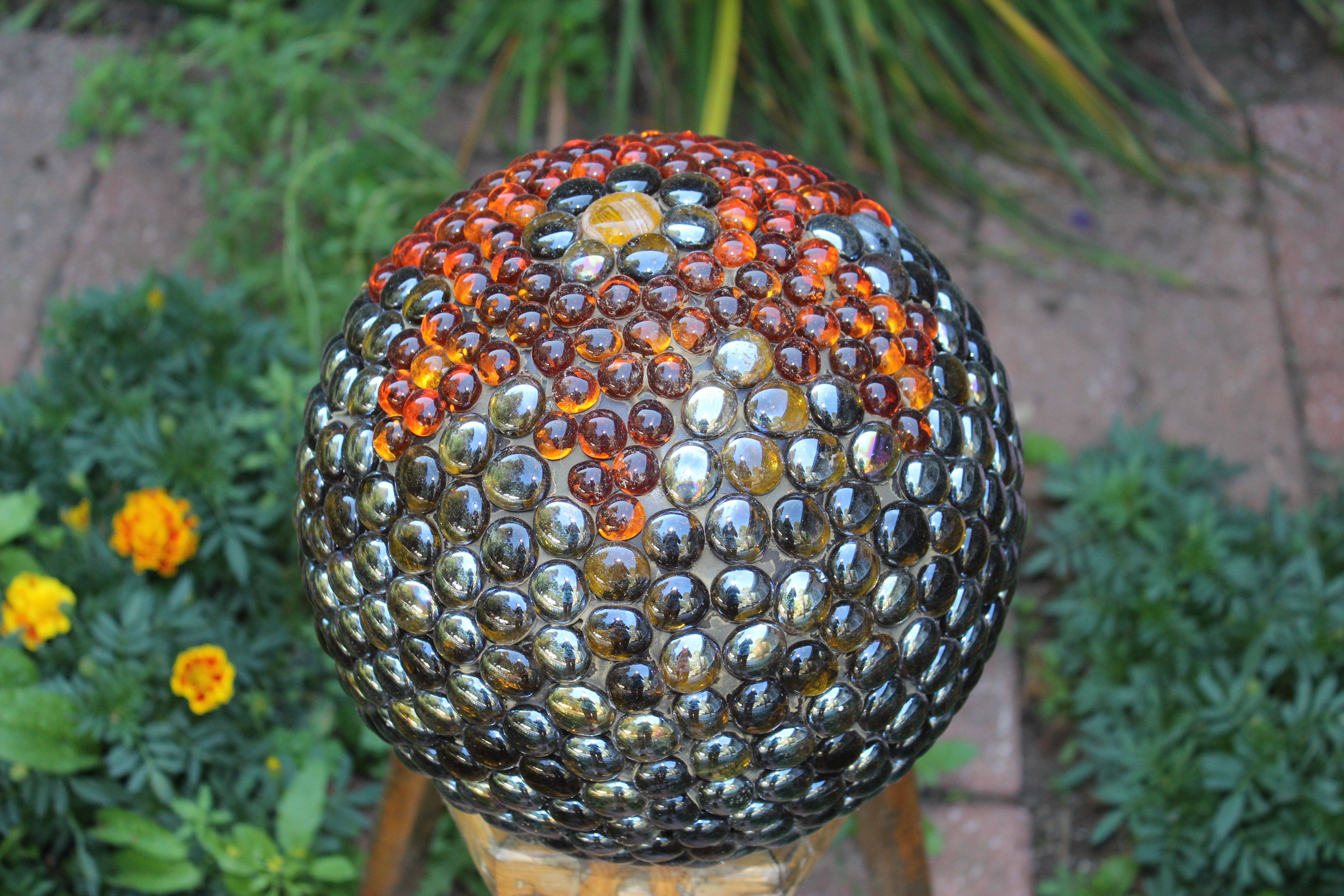 24 Bowling Ball Garden Art Ideas You Cannot Miss SharonSable