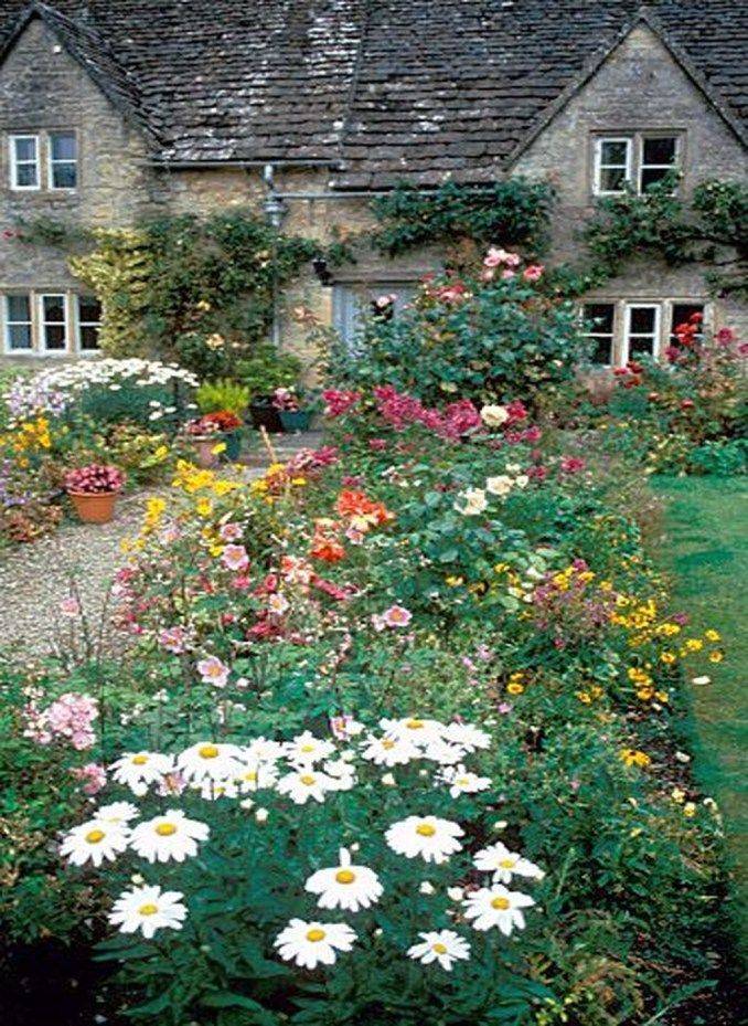 Beautiful Small Cottage Garden Design Ideas