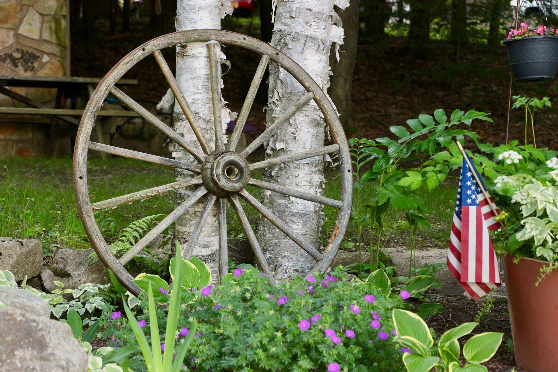 22 Wagon Wheel Flower Garden Ideas You Must Look SharonSable