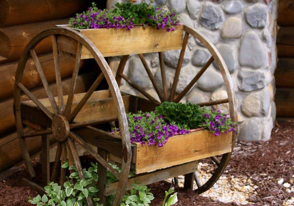 My Wagon Wheel Planter