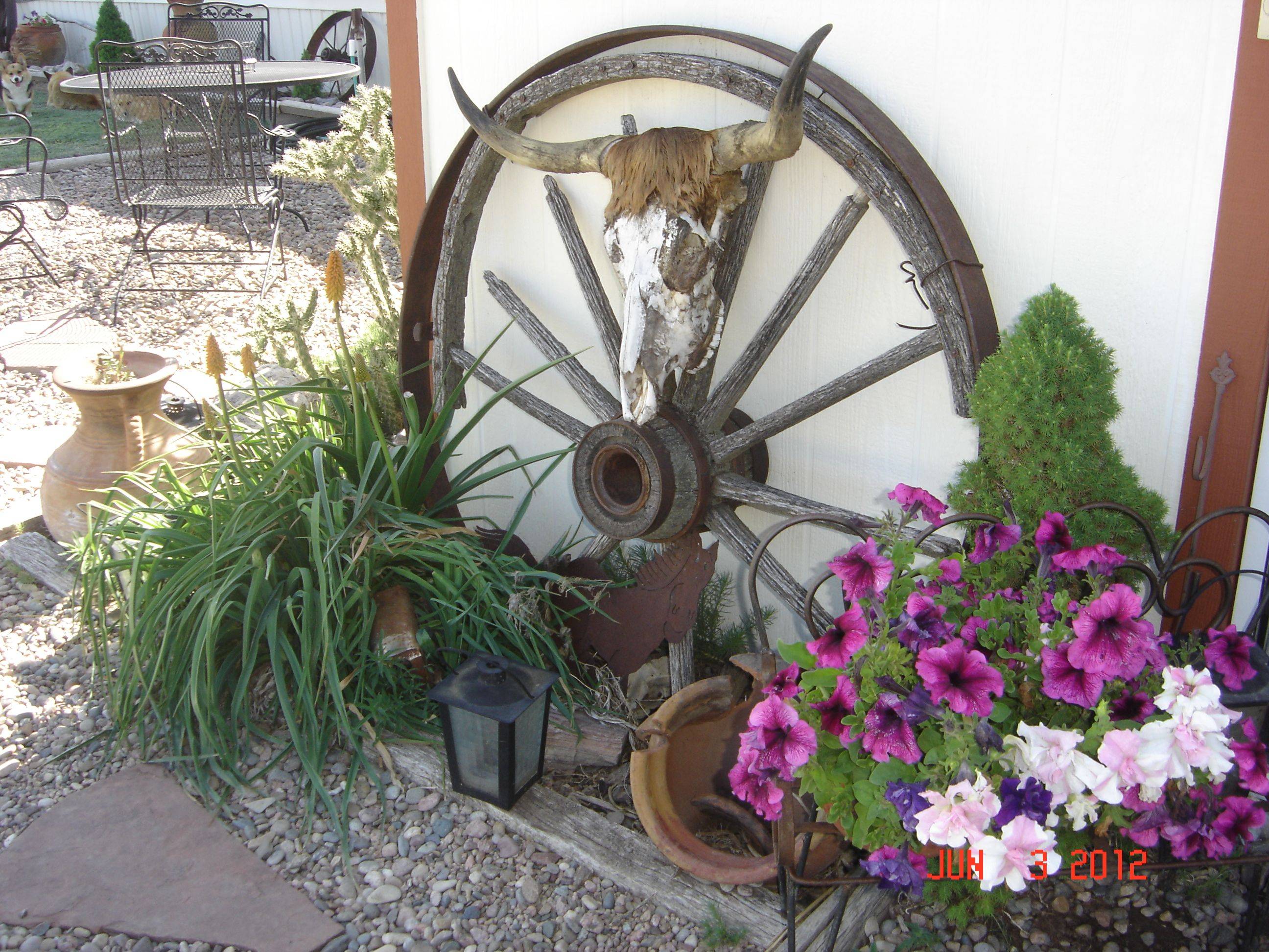 Gorgeous Cheap Front Yard Decorating
