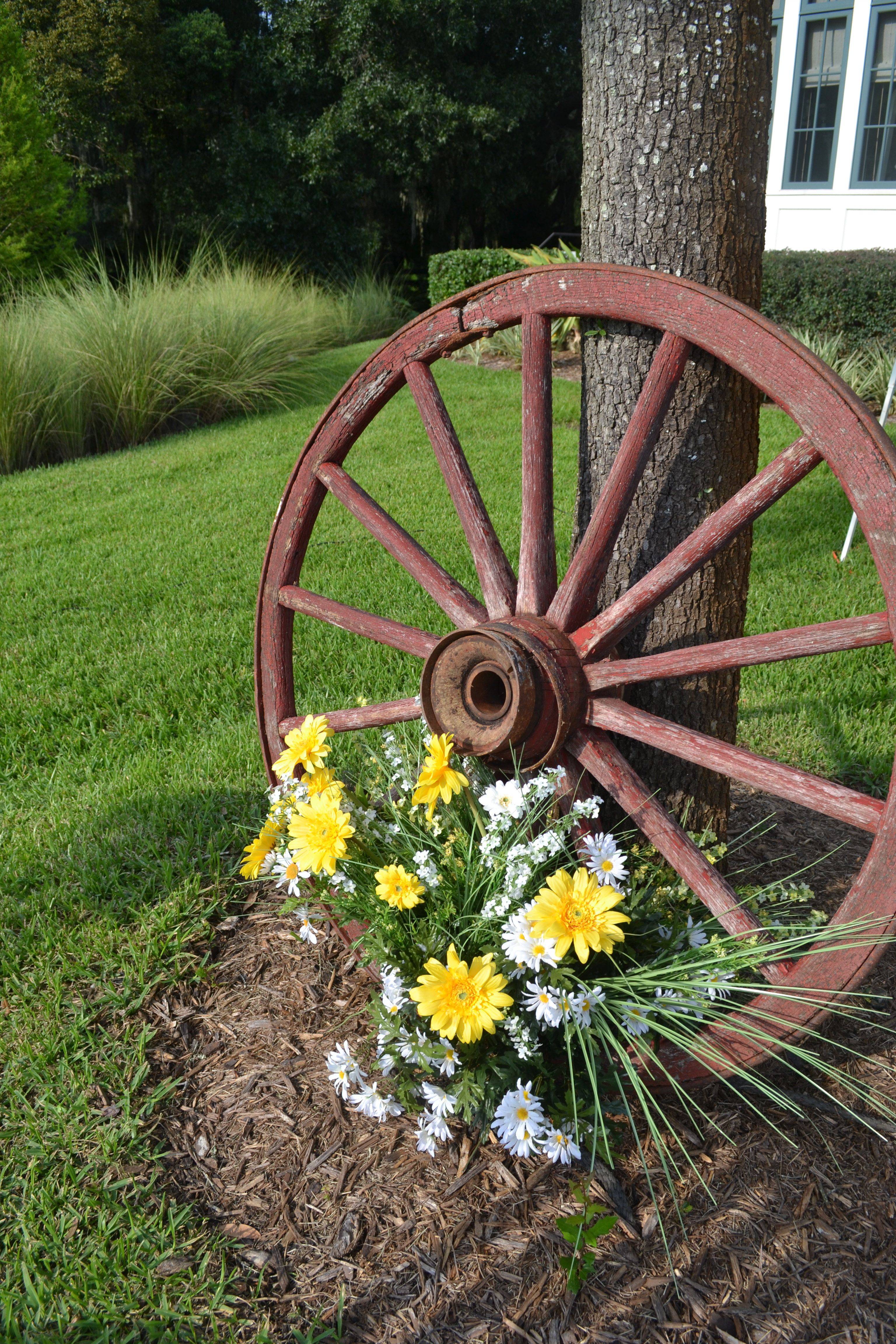 My Wagon Wheel Planter
