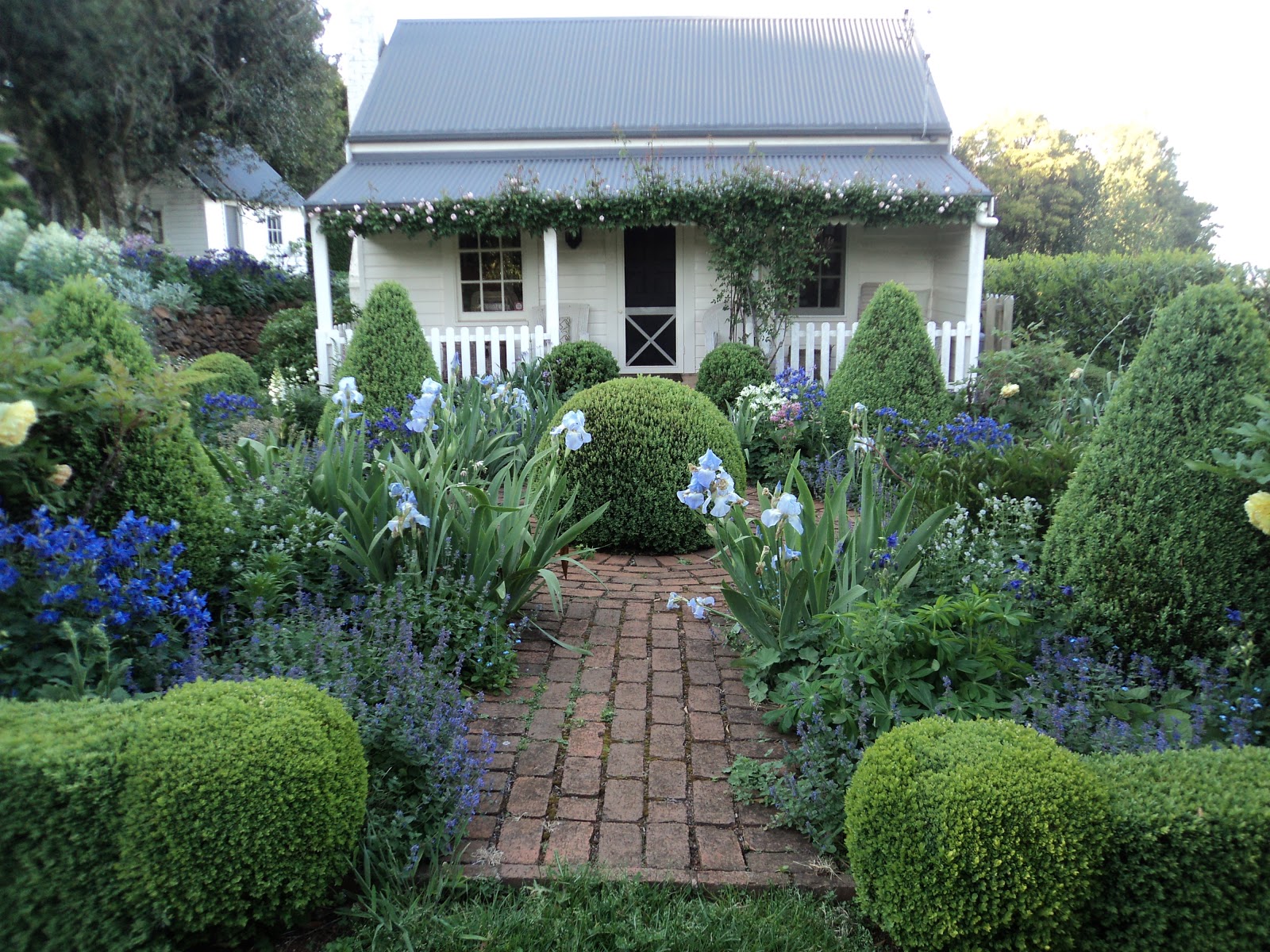 Fantastic Cottage Garden Ideas