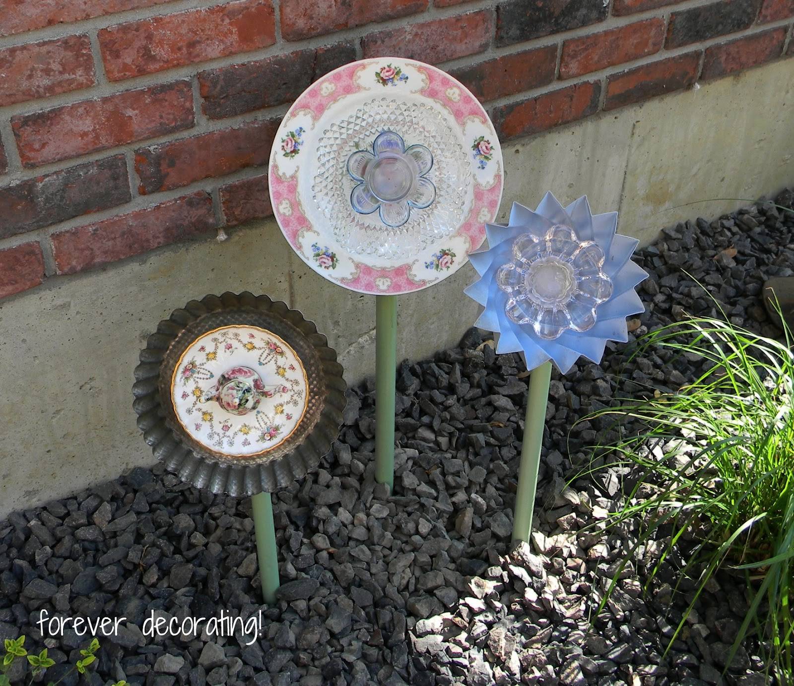 Upcycled Glass Yard Decorations Flower Stake Glass Plate Flowers