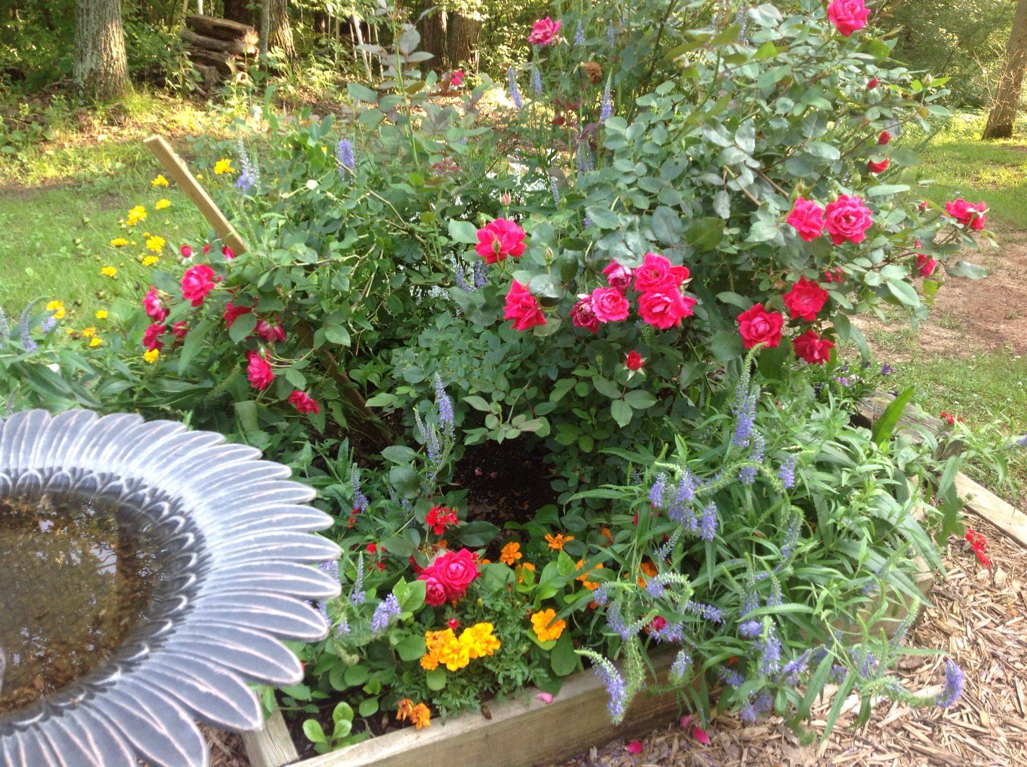 Inspiring French Country Garden Decor Ideas