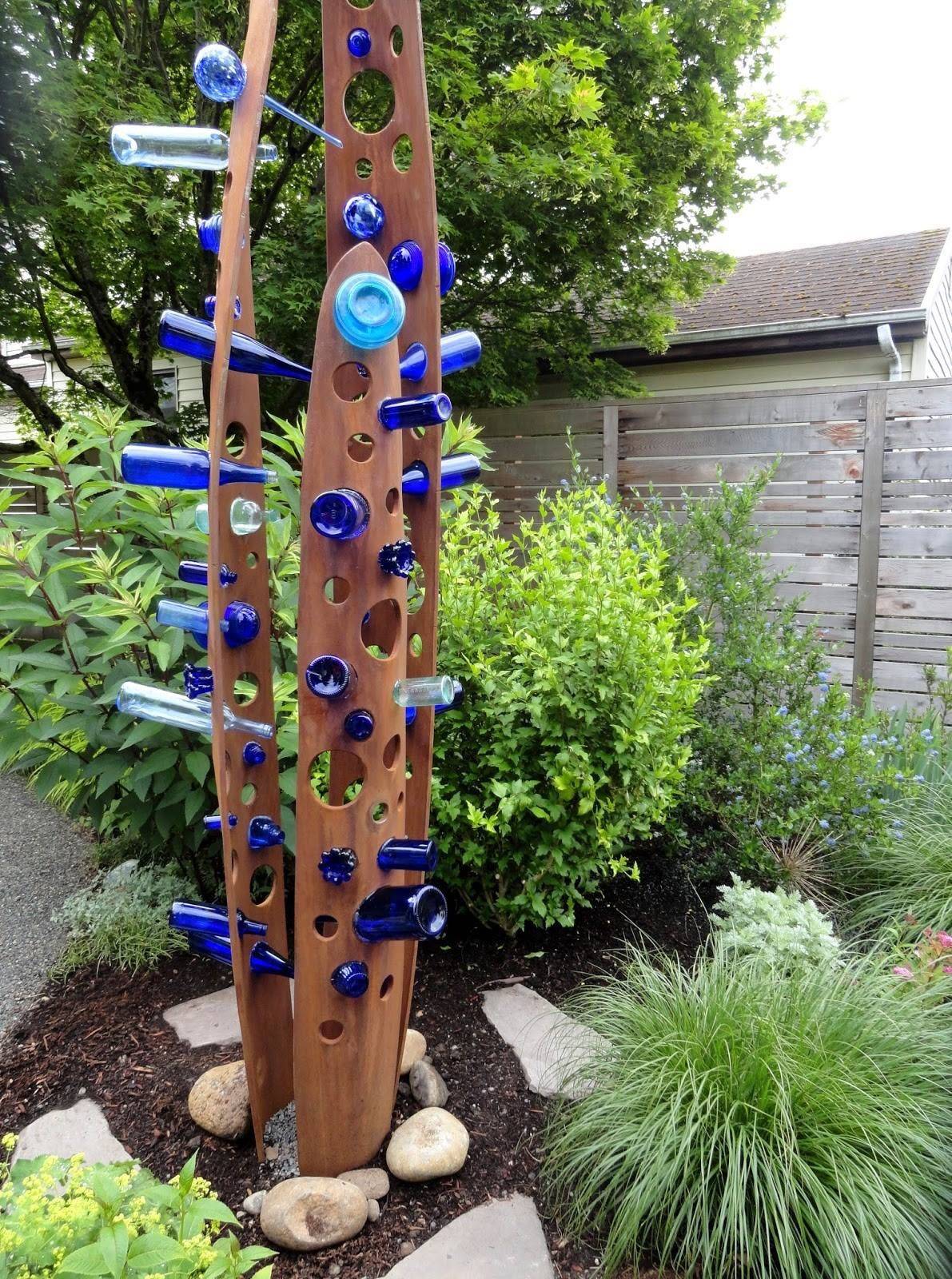 23 Garden Art with Wine Bottles Ideas You Gonna Love | SharonSable