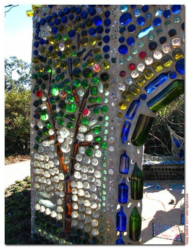 Environment Friendly Upcycled Garden Fence Ideas