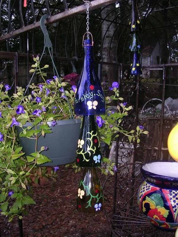A Wine Bottle Screen Garden Feature