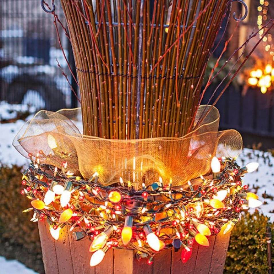 Chic Outdoor Christmas Decorations