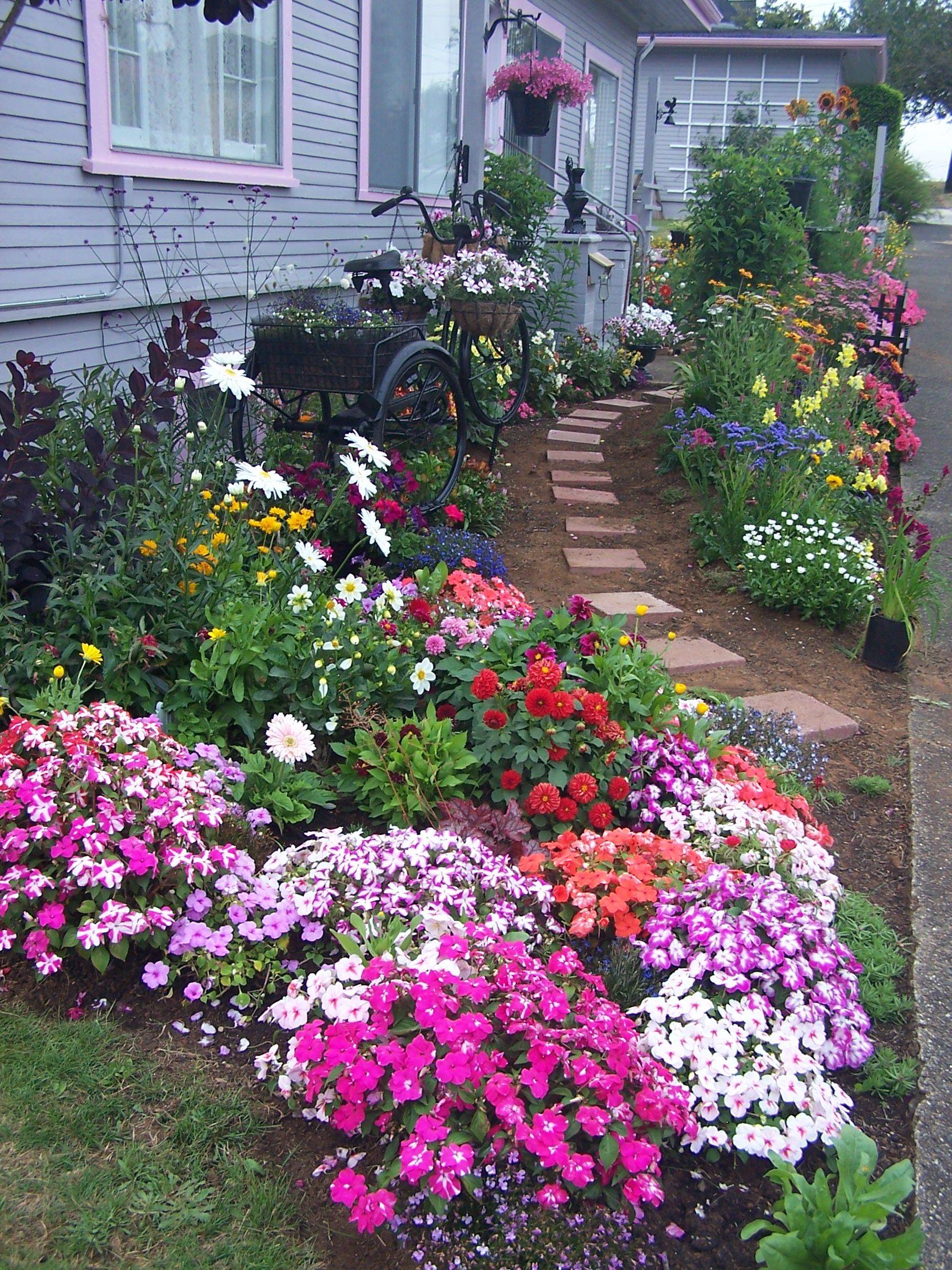 Beautiful Side Yard Garden Path Design Ideas