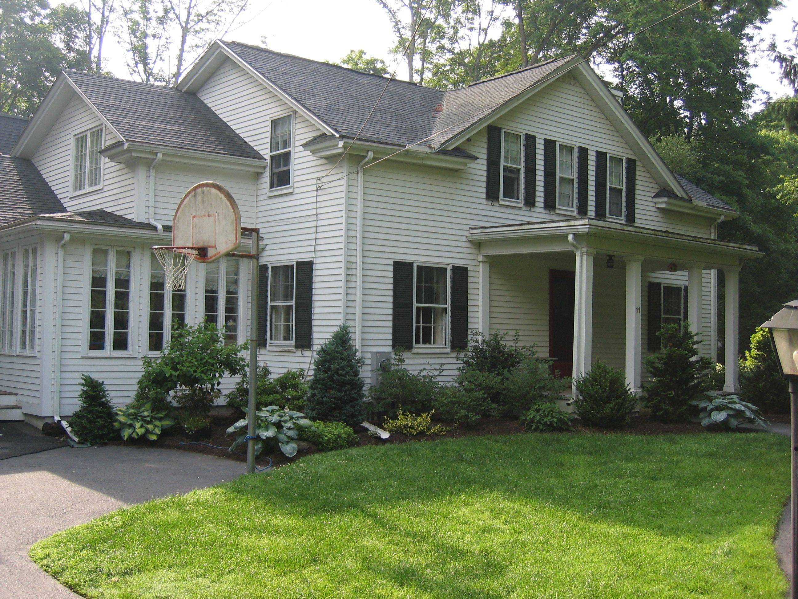 Beautiful Old Farmhouse Landscaping