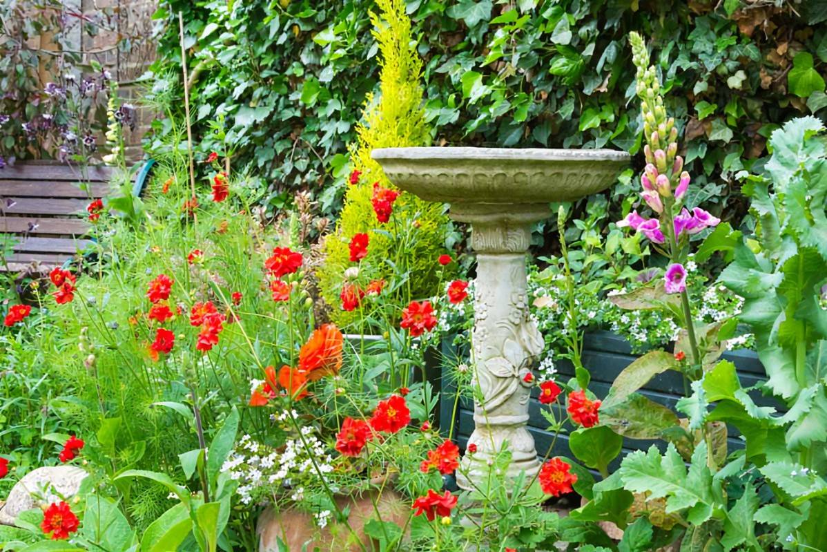 20 OldFashioned Garden Ideas To Consider SharonSable