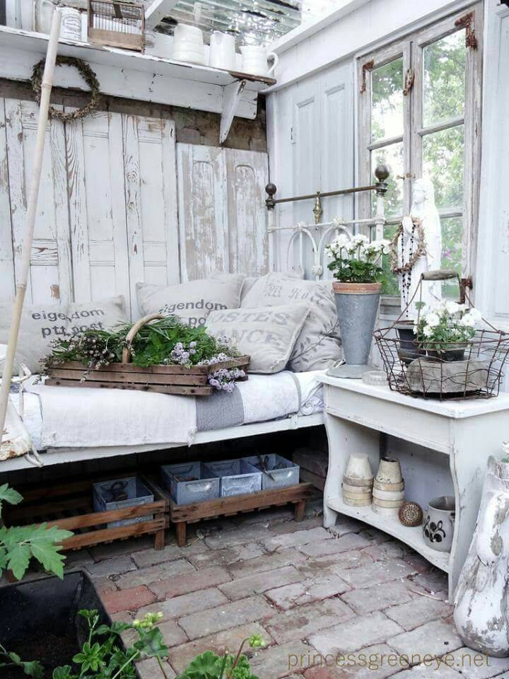 Shabbychicgardenwithpottingshed