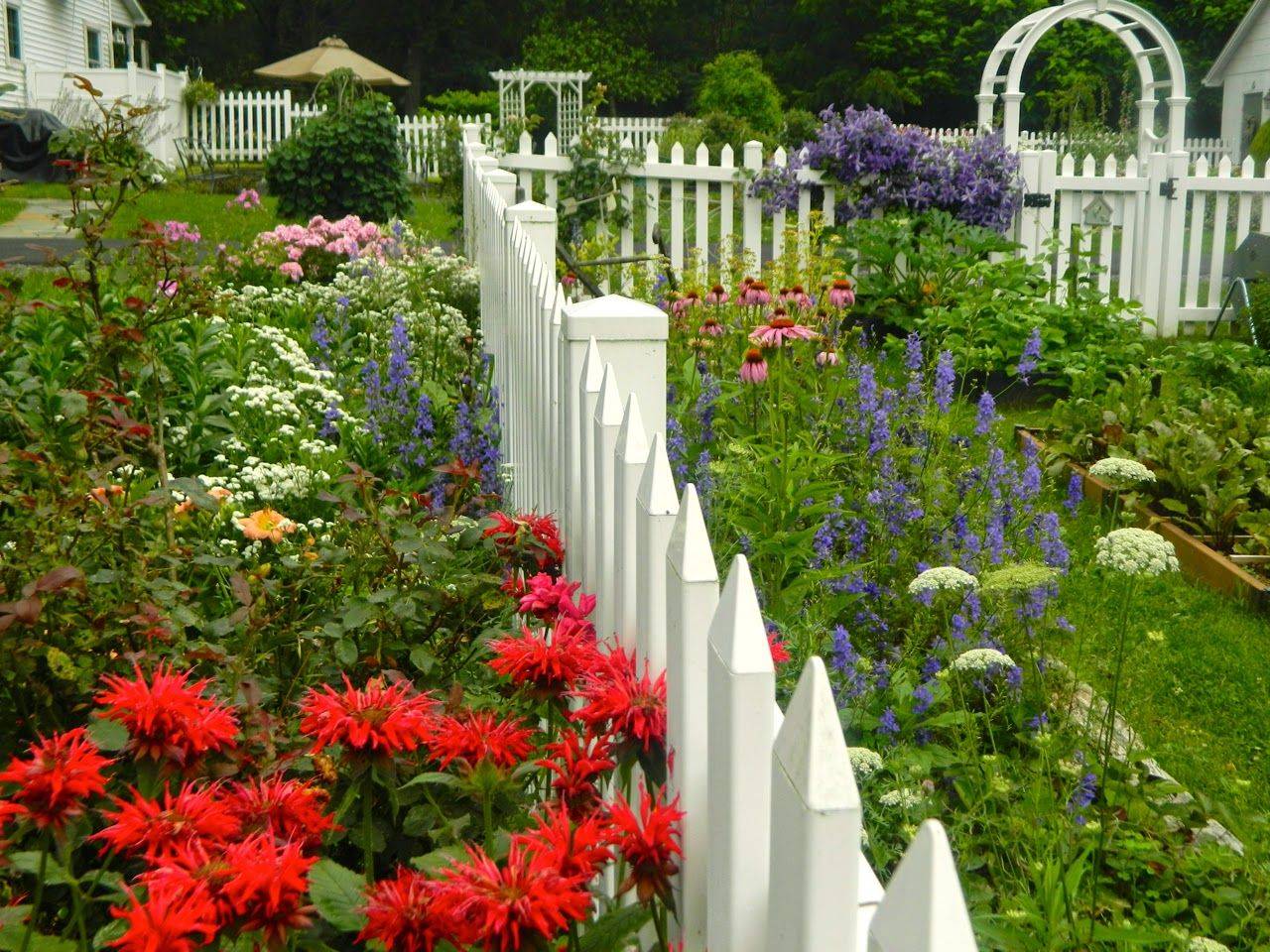 Ideas For Decorating Your Garden Fence Diy