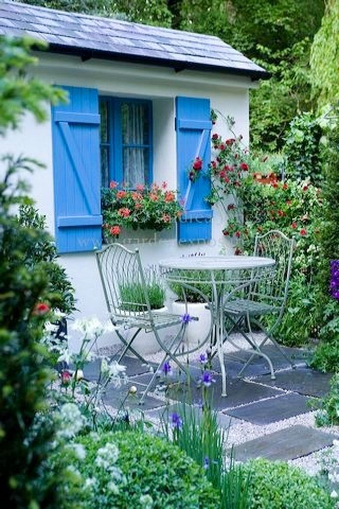 18 Cottage Garden Art Ideas To Try This Year | SharonSable