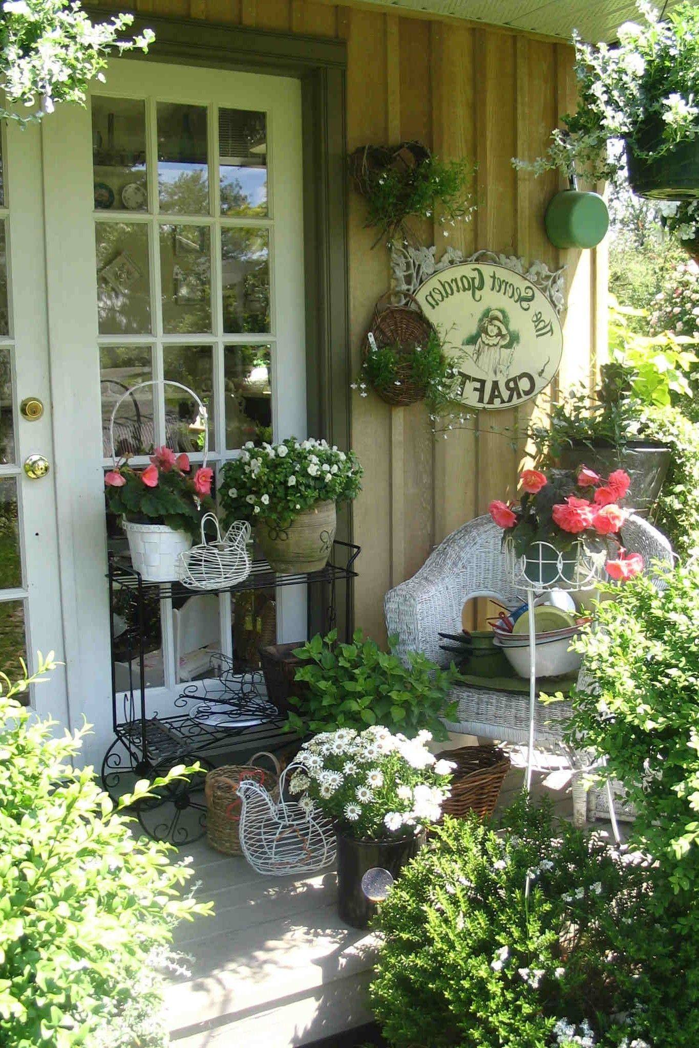 Inspiring French Country Garden Decor Ideas