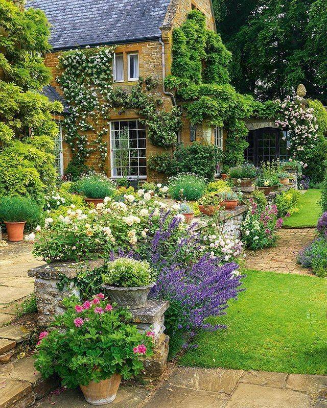 Brilliant French Country Garden Decor Ideas